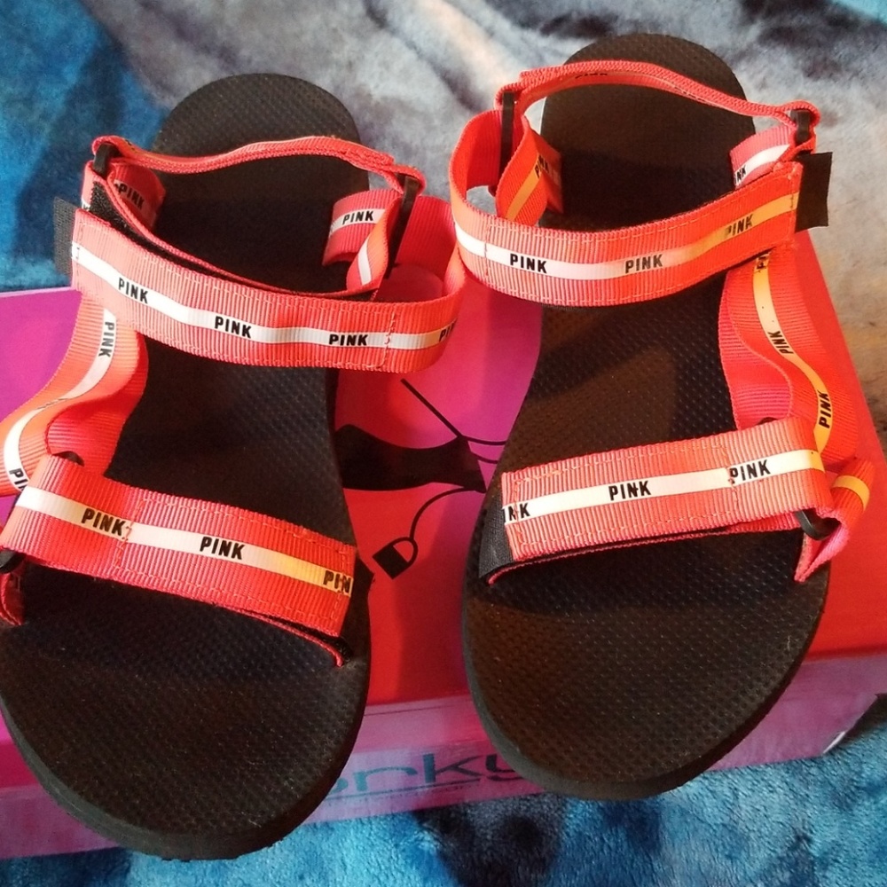 Sandals vs pink